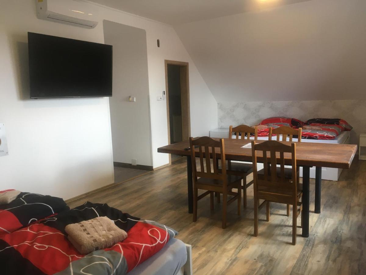 Ubytování Pod Mezu Hlohovec Exteriér fotografie